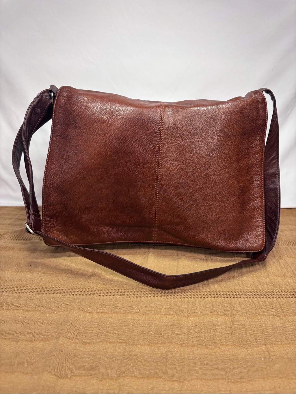 Vintage Y2k Osgoode Marley Full-Grain Leather Messenger Bag — image 2 of 8